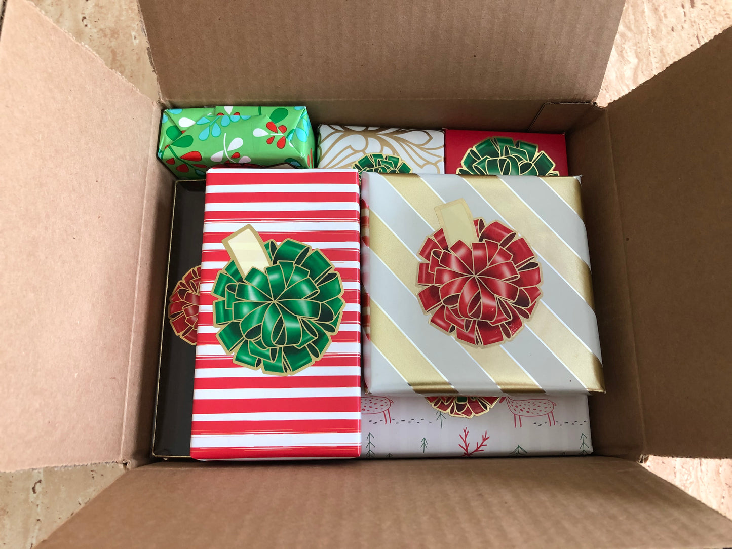 Holiday Red and Green - 30 Bows